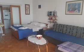 Apartman Ada